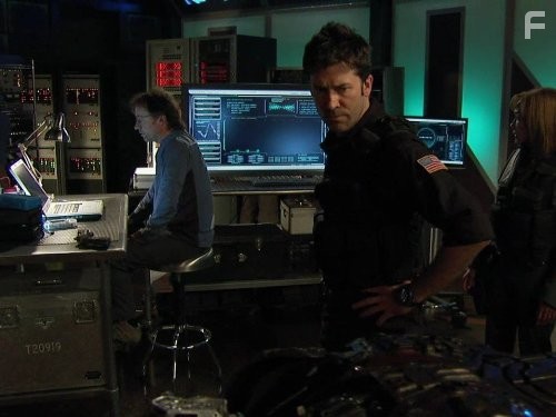 Joe Flanigan and David Nykl in Звёздные врата: Атлантида (2004)