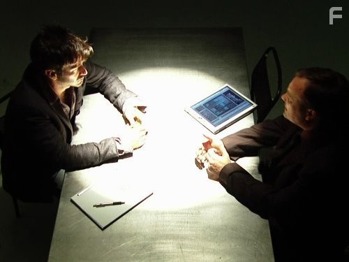 Joe Flanigan and David Hewlett in Звёздные врата: Атлантида (2004)