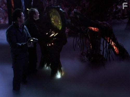 David Hewlett and Paul McGillion in Звёздные врата: Атлантида (2004)