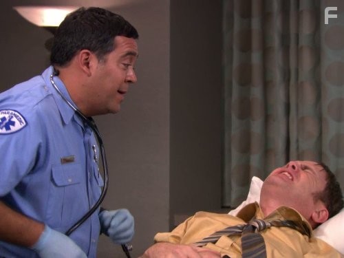 Rainn Wilson and Ithamar Enriquez in Офис (2005)