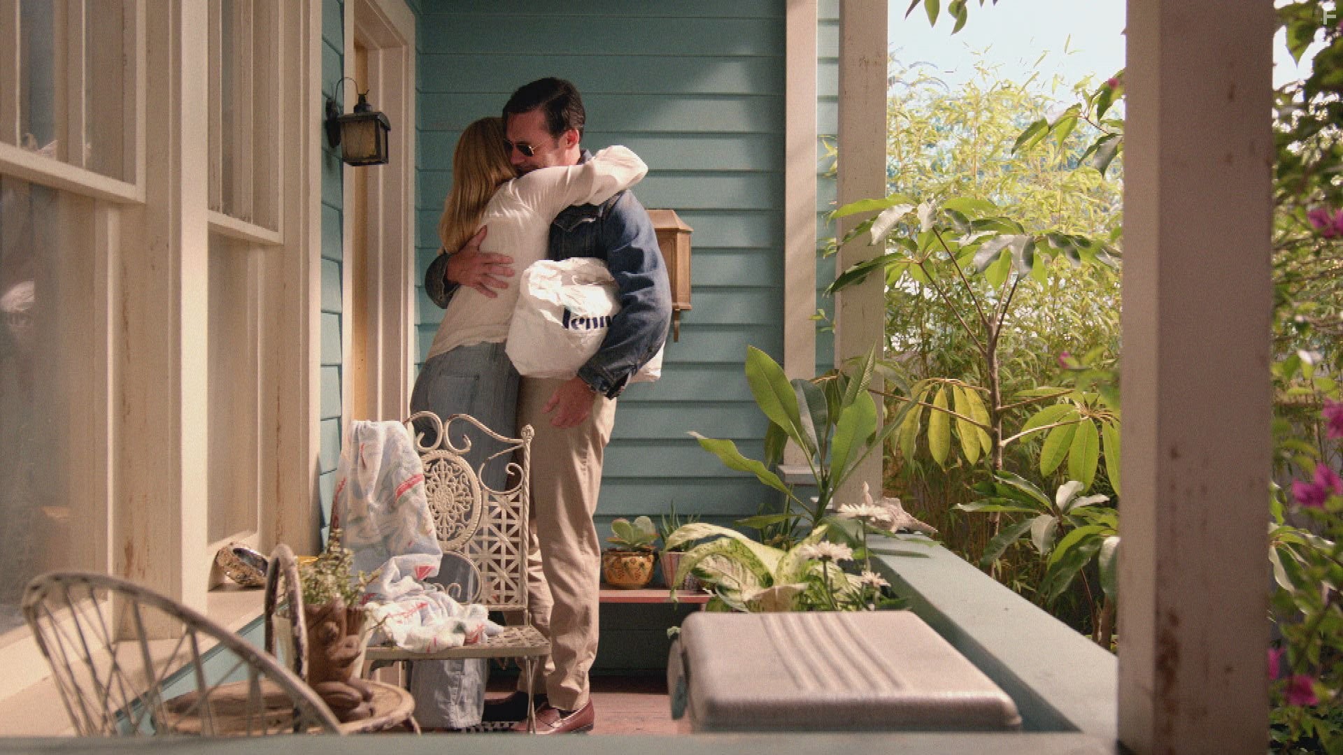 Jon Hamm and Caity Lotz in Безумцы (2007)