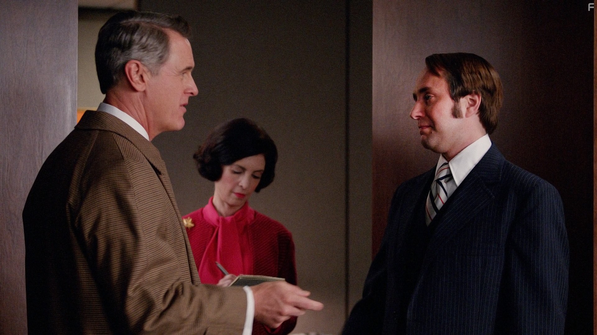 Vincent Kartheiser and Mark Moses in Безумцы (2007)