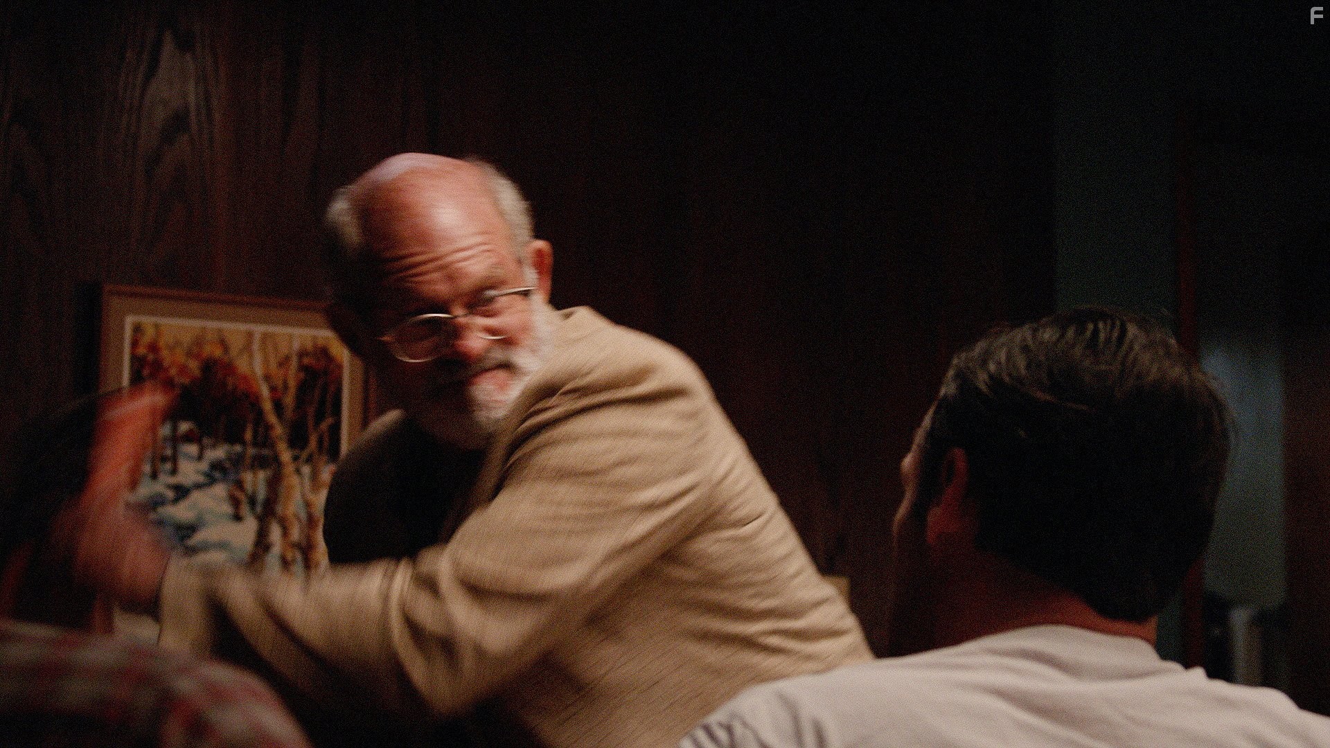 Max Gail and Jon Hamm in Безумцы (2007)