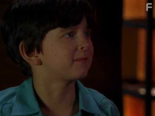 Connor Gibbs in Говорящая с призраками (2005)