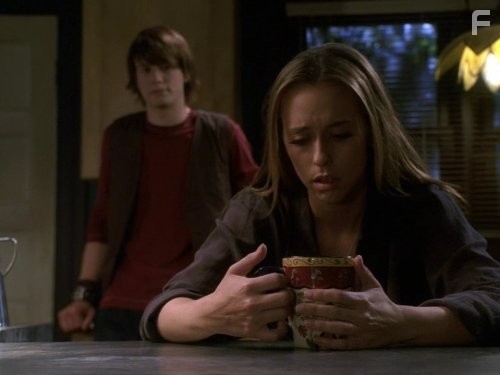 Jennifer Love Hewitt and Christoph Sanders in Говорящая с призраками (2005)