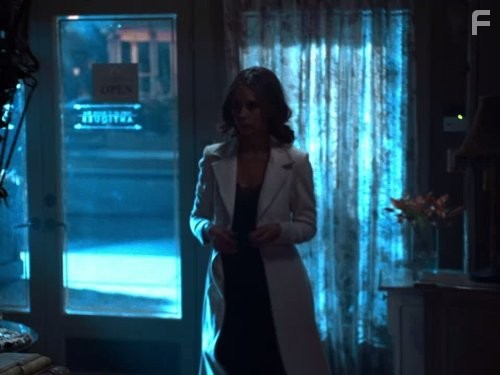 Jennifer Love Hewitt in Говорящая с призраками (2005)