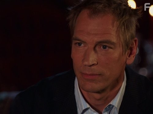 Julian Sands in Говорящая с призраками (2005)