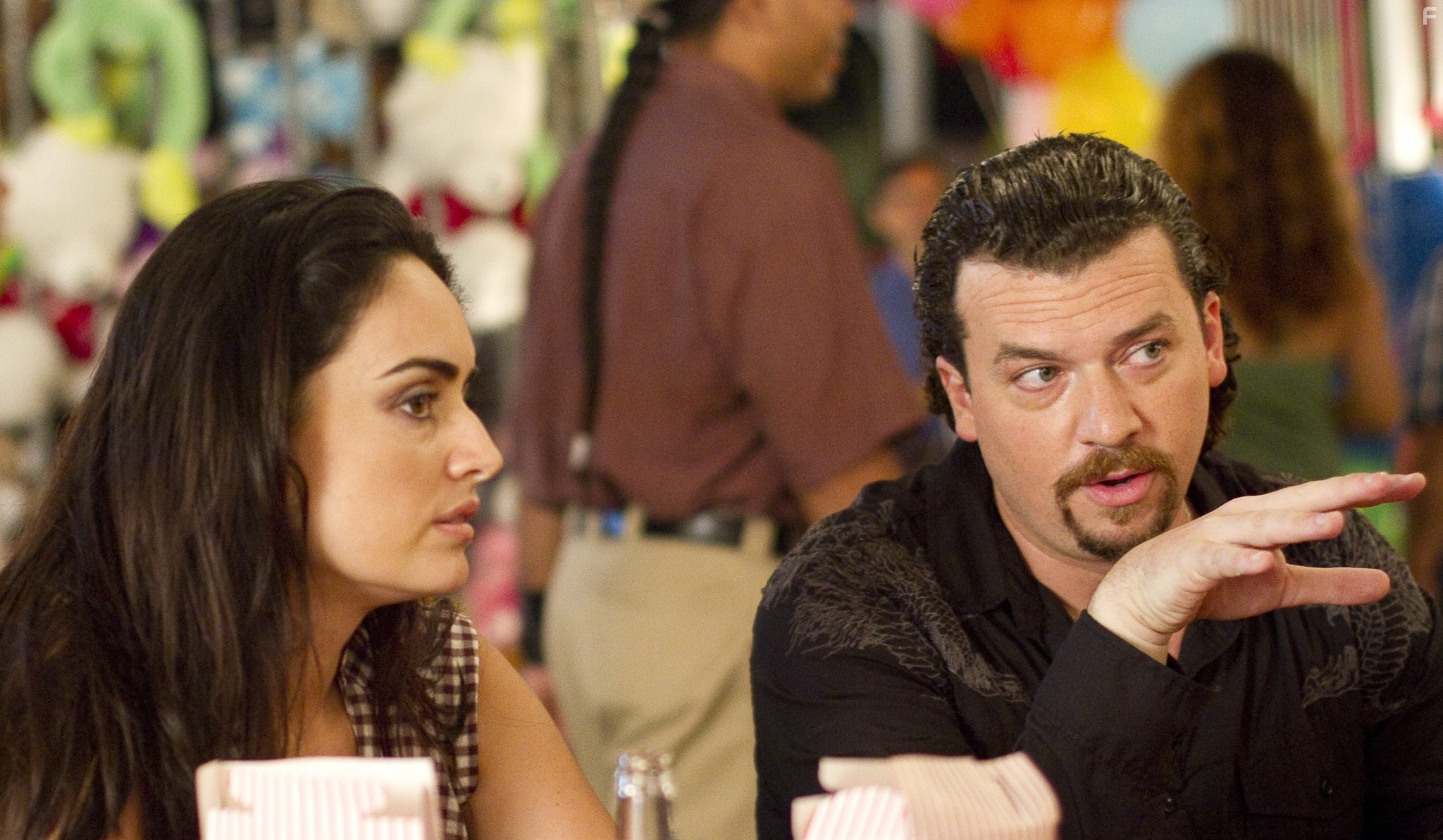 Ana de la Reguera and Danny McBride in На дне (2009)