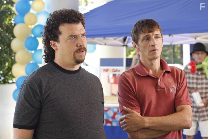 John Hawkes and Danny McBride in На дне (2009)