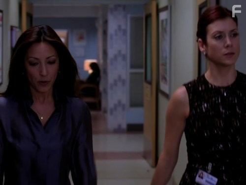 Kate Walsh and Christina Chang in Частная прaктика (2007)