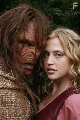 Estella Warren and Victor Parascos in Beauty and the Beast (2009)