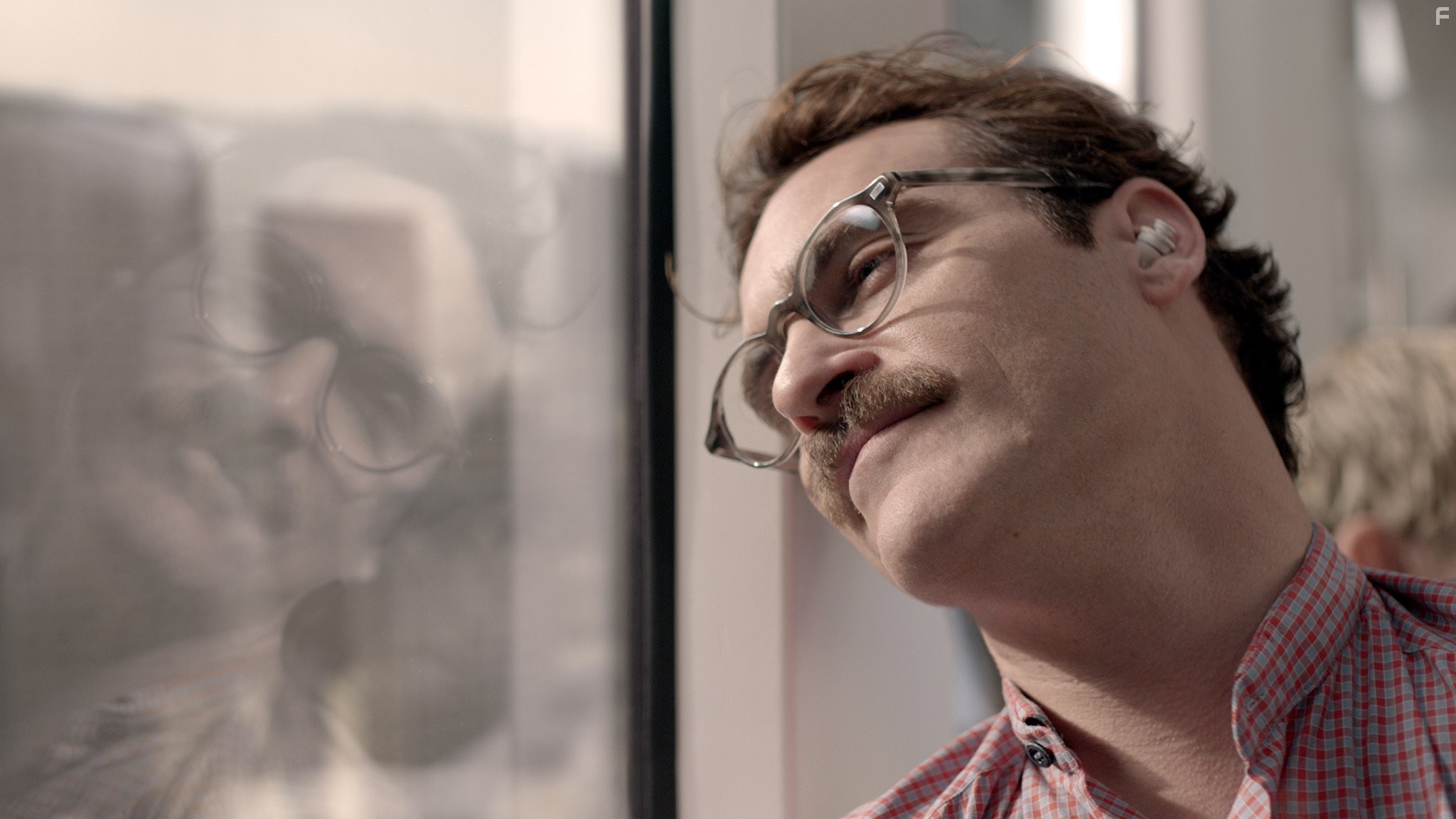 Joaquin Phoenix in Она (2013)
