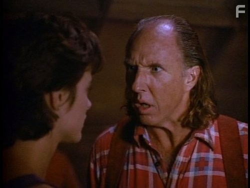 Brion James and Michelle Johnson in Байки из склепа (1989)