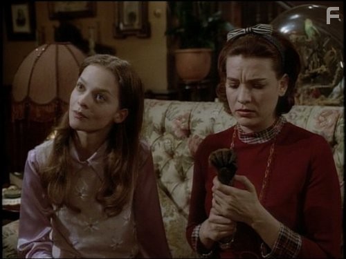 Julie Cox in Байки из склепа (1989)