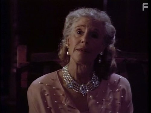 Frances Sternhagen in Байки из склепа (1989)