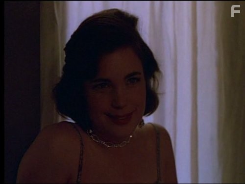 Elizabeth McGovern in Байки из склепа (1989)