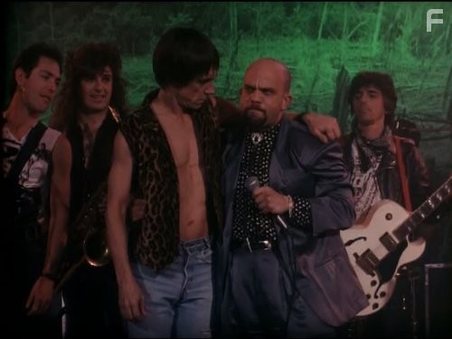 Iggy Pop, Lee Arenberg, and Spyder Mittleman in Байки из склепа (1989)