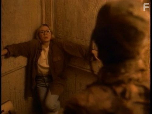 Ivan E. Roth and Nina Siemaszko in Байки из склепа (1989)