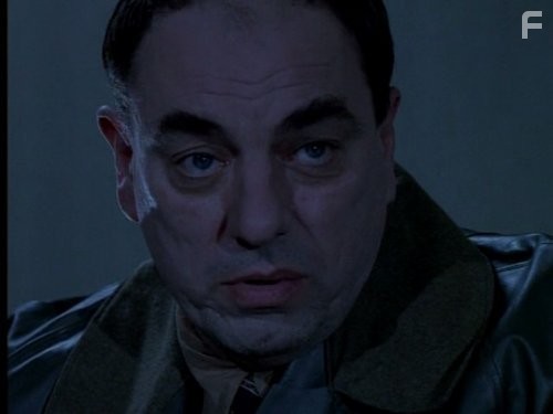 Alun Armstrong in Байки из склепа (1989)