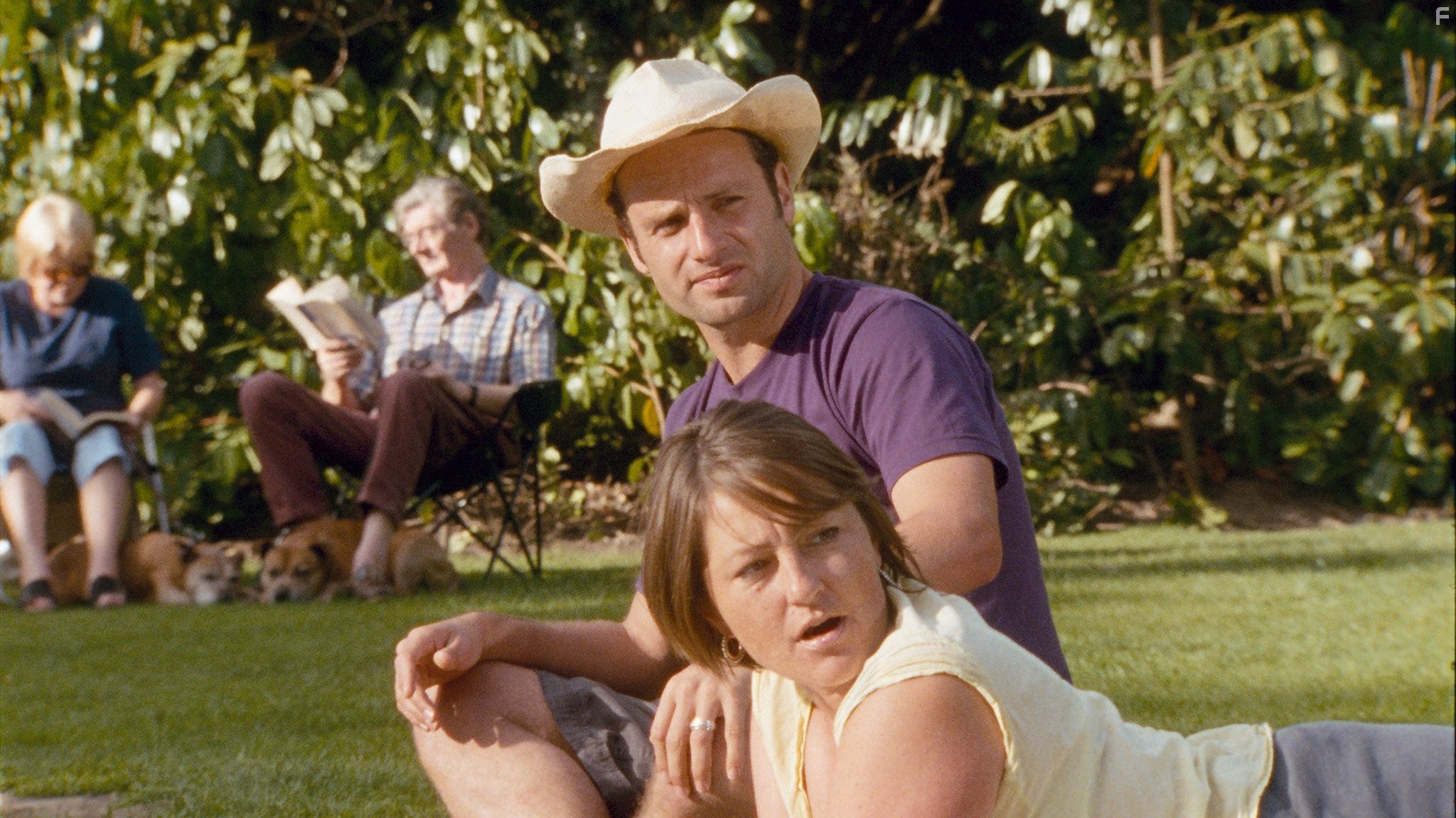 Holly Aird and Andrew Lincoln in Сцены сексуального характера (2006)