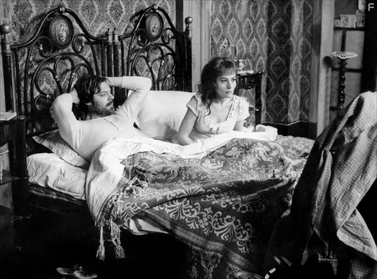 Marcello Mastroianni and Annie Girardot in I compagni (1963)