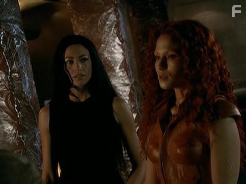 Далеко во Вселенной (1999)