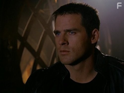 Ben Browder in Далеко во Вселенной (1999)