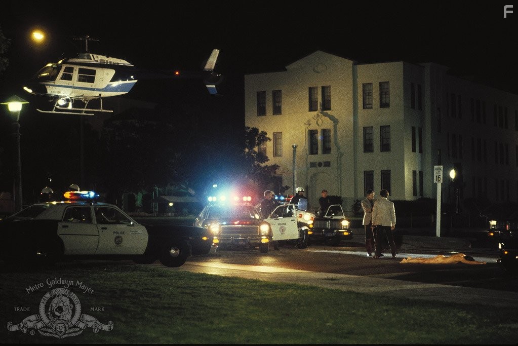 Charles Bronson and Andrew Stevens in За 10 минут до полуночи (1983)