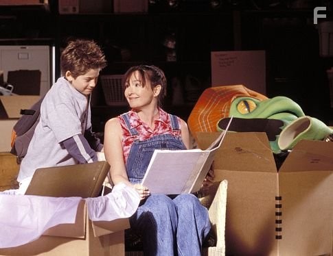 Nora Dunn and Alex D. Linz in Возмездие Макса Кибла (2001)