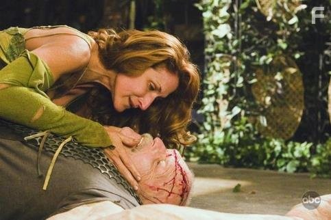 Brian Dennehy and Gina Chiarelli in Хроники будущего (2007)