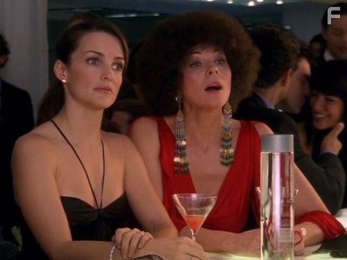 Kim Cattrall and Kristin Davis in Секс в большом городе (1998)