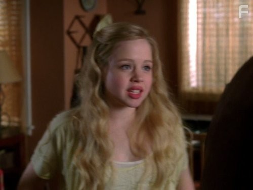 Sofia Vassilieva in Медиум (2005)