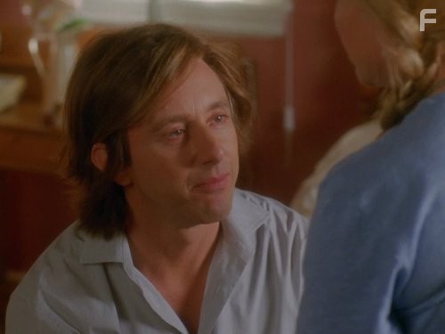 Jake Weber and Sofia Vassilieva in Медиум (2005)