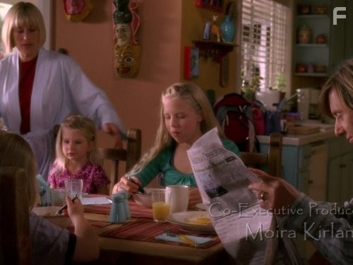 Patricia Arquette, Jake Weber, and Sofia Vassilieva in Медиум (2005)