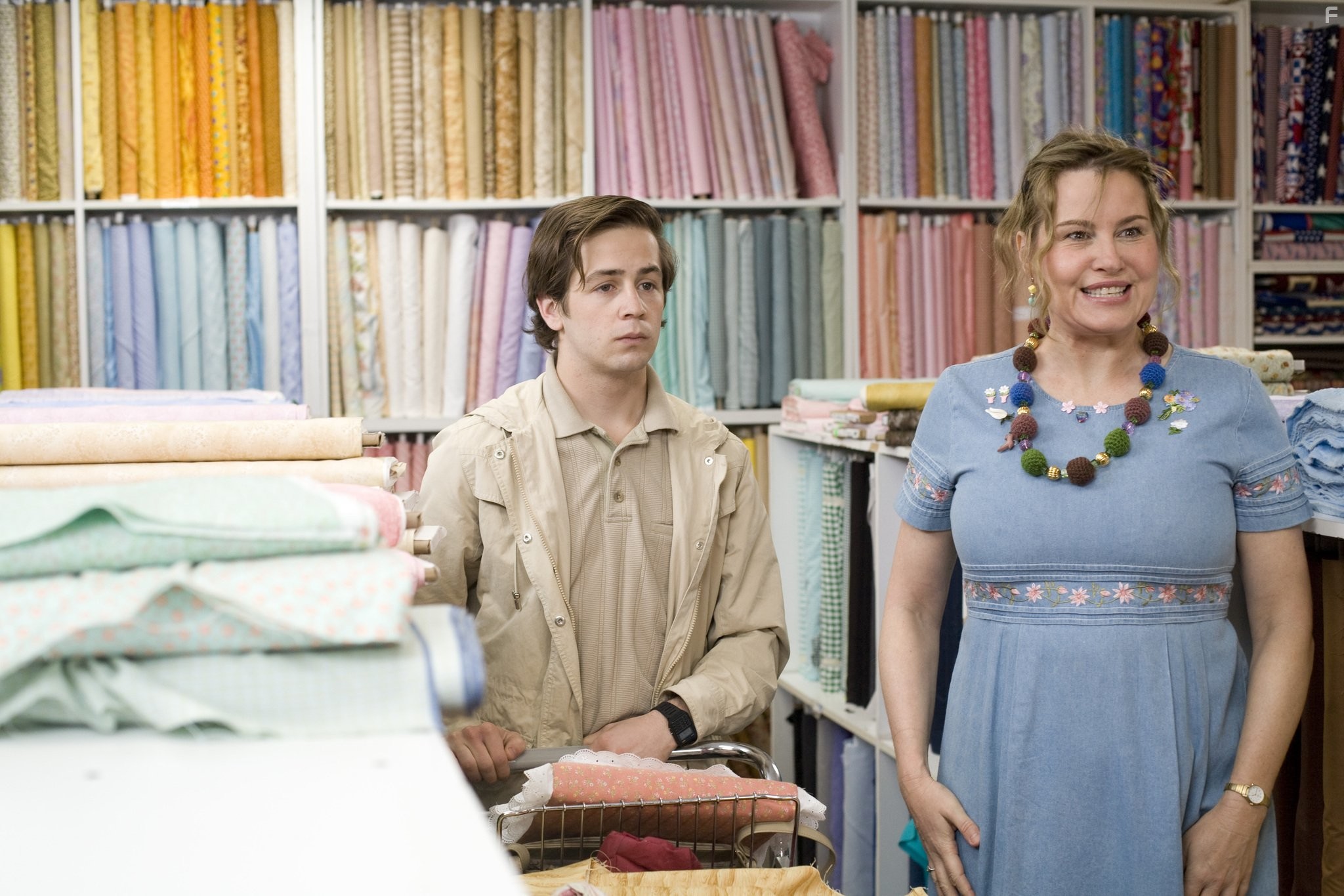 Michael Angarano and Jennifer Coolidge in Господа Бронко (2009)