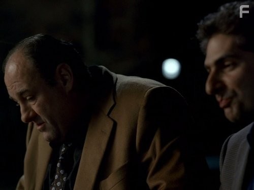 James Gandolfini and Michael Imperioli in Семья Сопрано (1999)