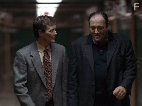 James Gandolfini and Robert Patrick in Семья Сопрано (1999)