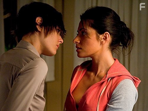 Katherine Moennig and Sarah Shahi in Секс в другом городе (2004)