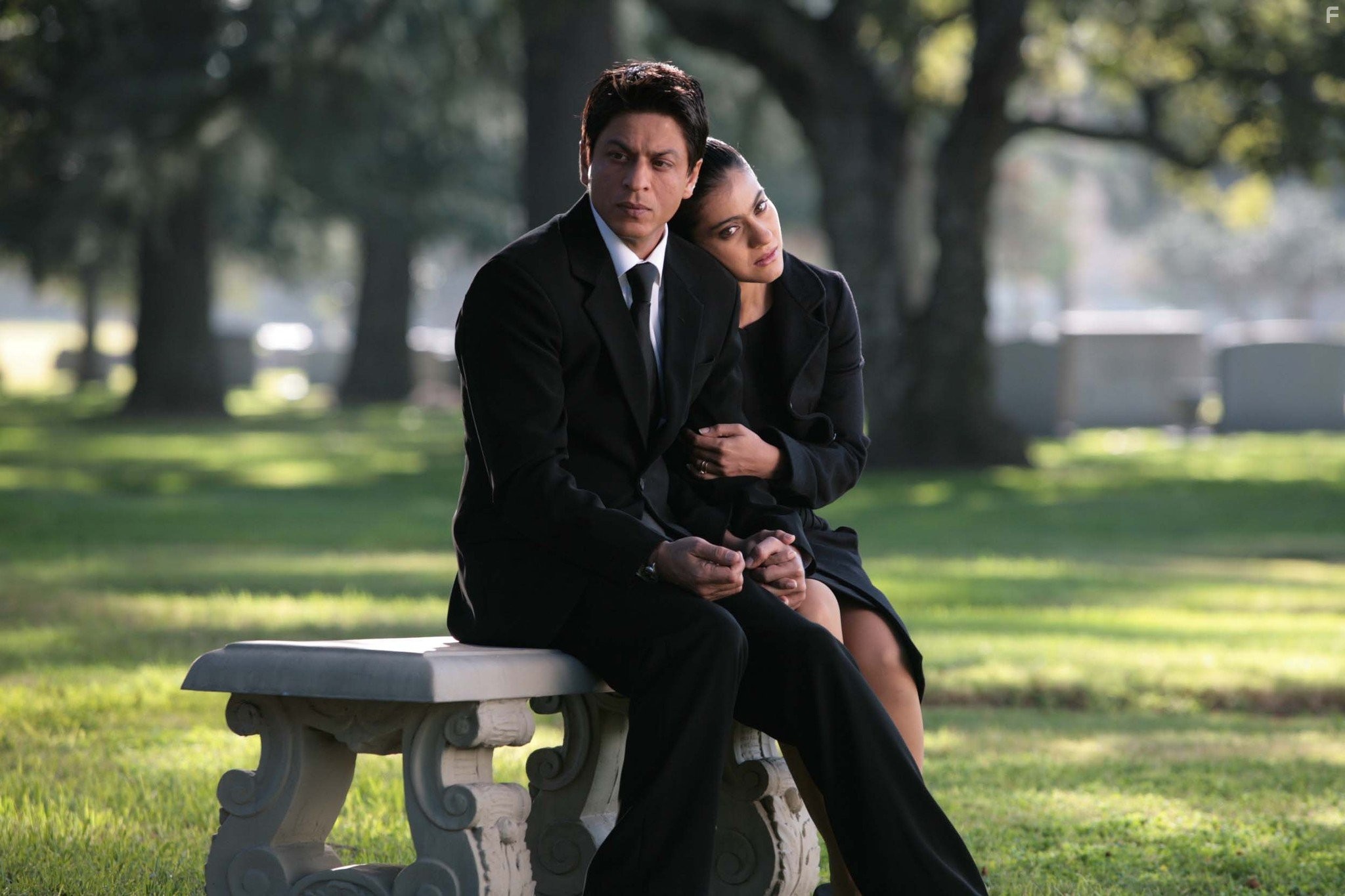 Kajol and Shah Rukh Khan in Меня зовут Кхан (2010)