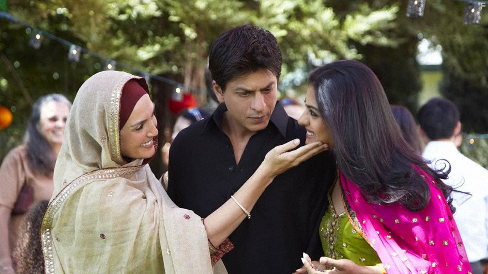 Kajol and Shah Rukh Khan in Меня зовут Кхан (2010)