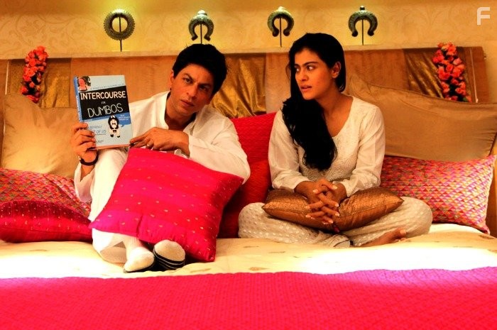 Kajol and Shah Rukh Khan in Меня зовут Кхан (2010)