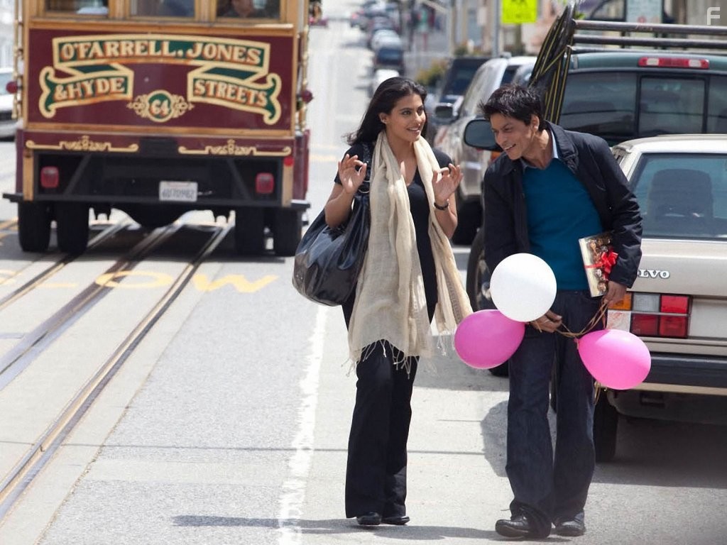 Kajol and Shah Rukh Khan in Меня зовут Кхан (2010)