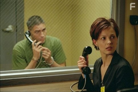 Ashley Judd and Jim Caviezel in Особо тяжкие преступления (2002)