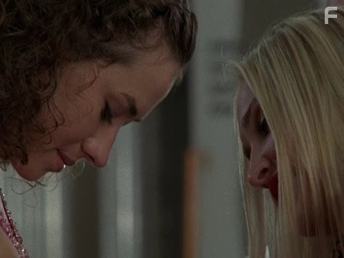 Dora Madison in Огни ночной пятницы (2006)