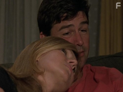 Connie Britton and Kyle Chandler in Огни ночной пятницы (2006)