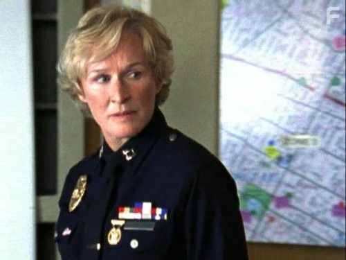 Glenn Close in Щит (2002)