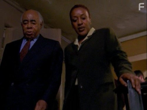 CCH Pounder in Щит (2002)
