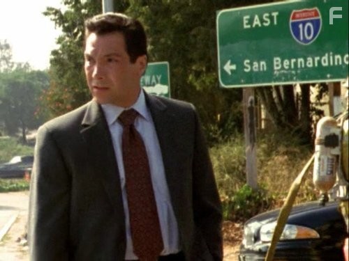 Benito Martinez in Щит (2002)