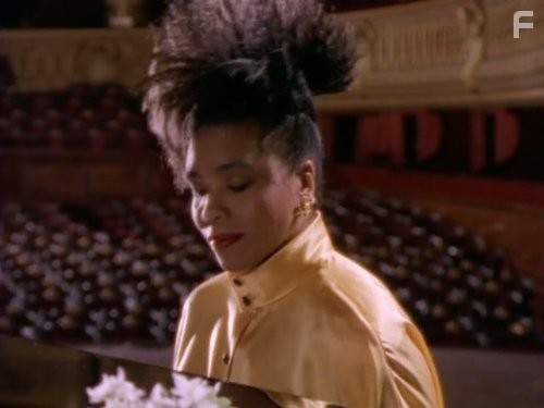 Dee Dee Bridgewater in Горец (1992)