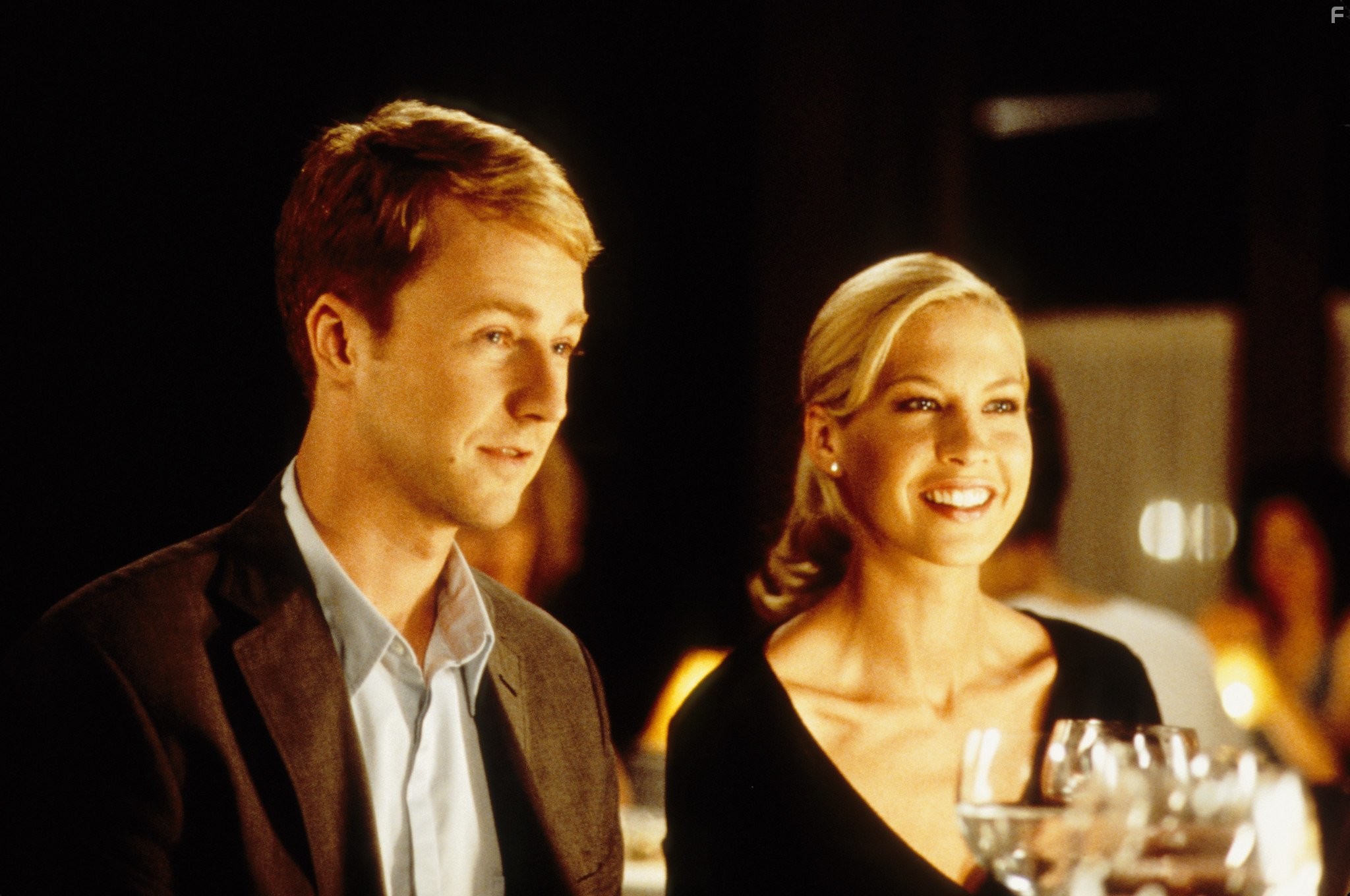 Jenna Elfman and Edward Norton in Сохраняя веру (2000)
